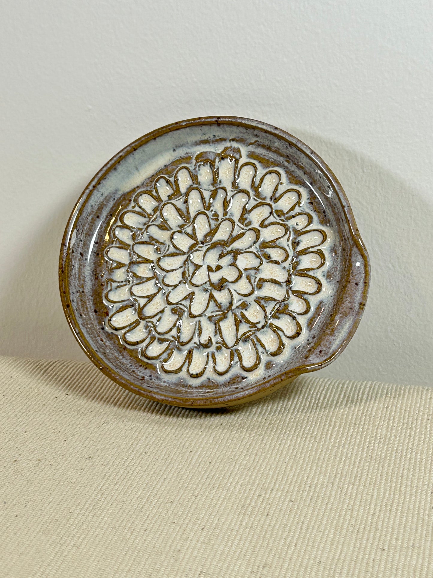Sandy Beach Garlic Grater