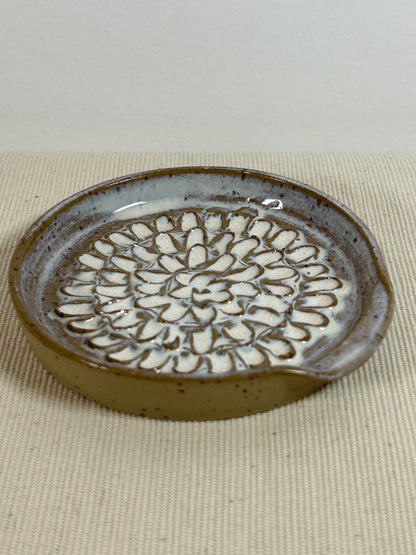 Sandy Beach Garlic Grater