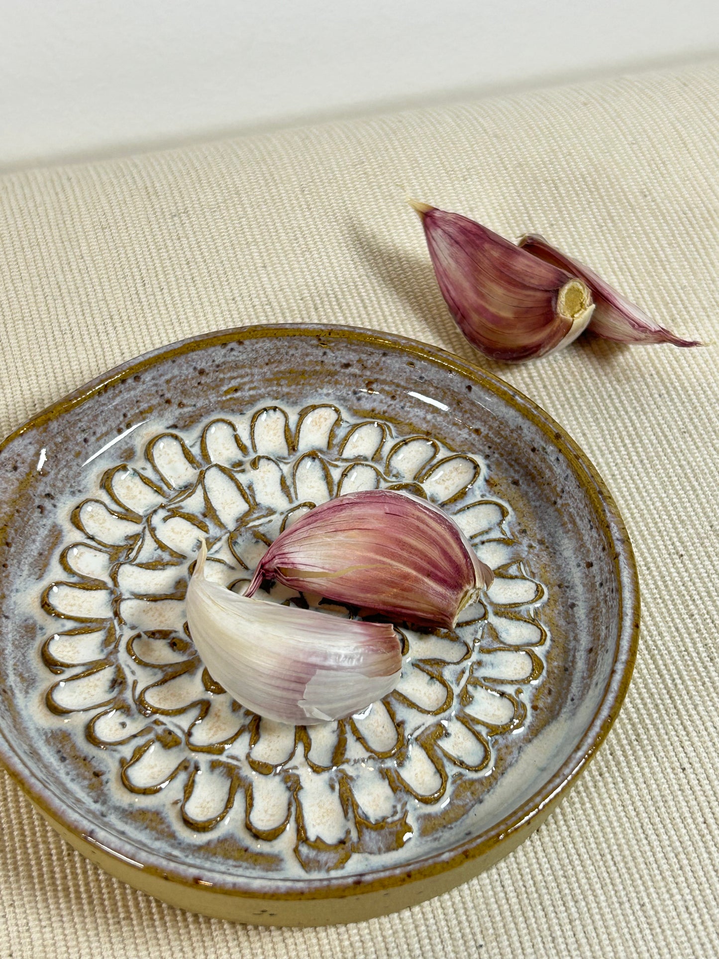 Sandy Beach Garlic Grater