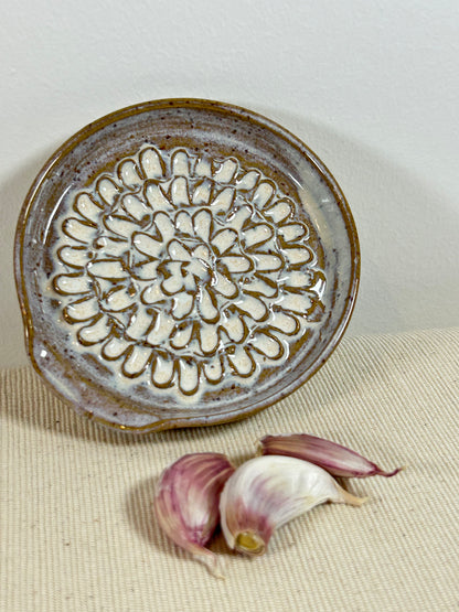 Sandy Beach Garlic Grater