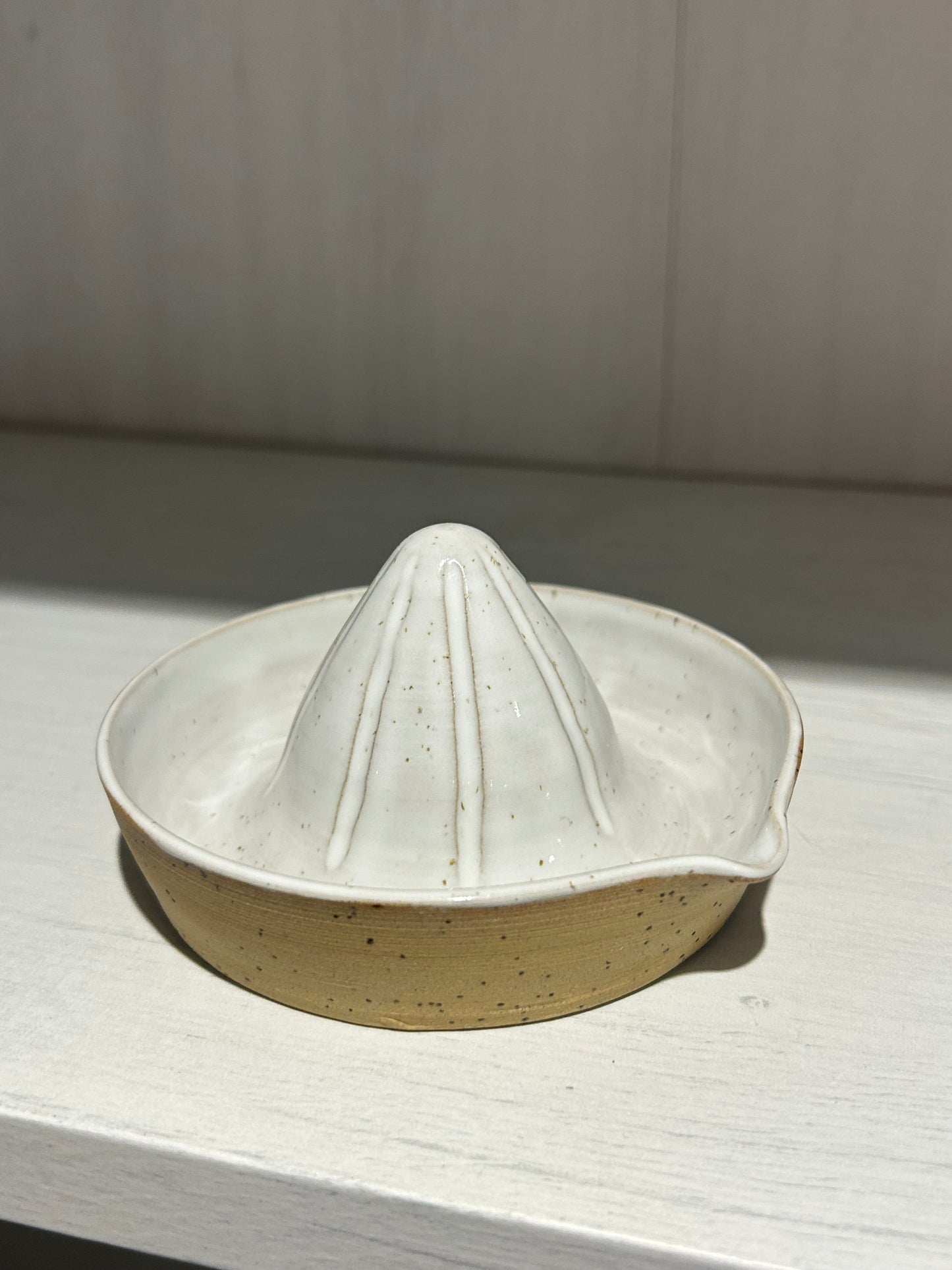 Speckled White Lemon Squeezer