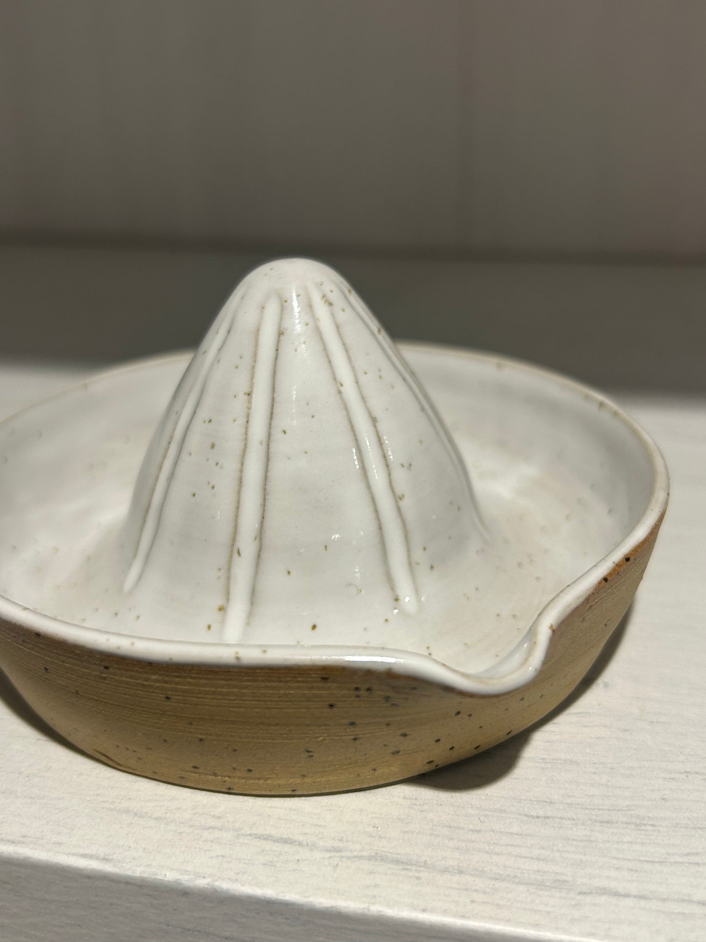 Speckled White Lemon Squeezer