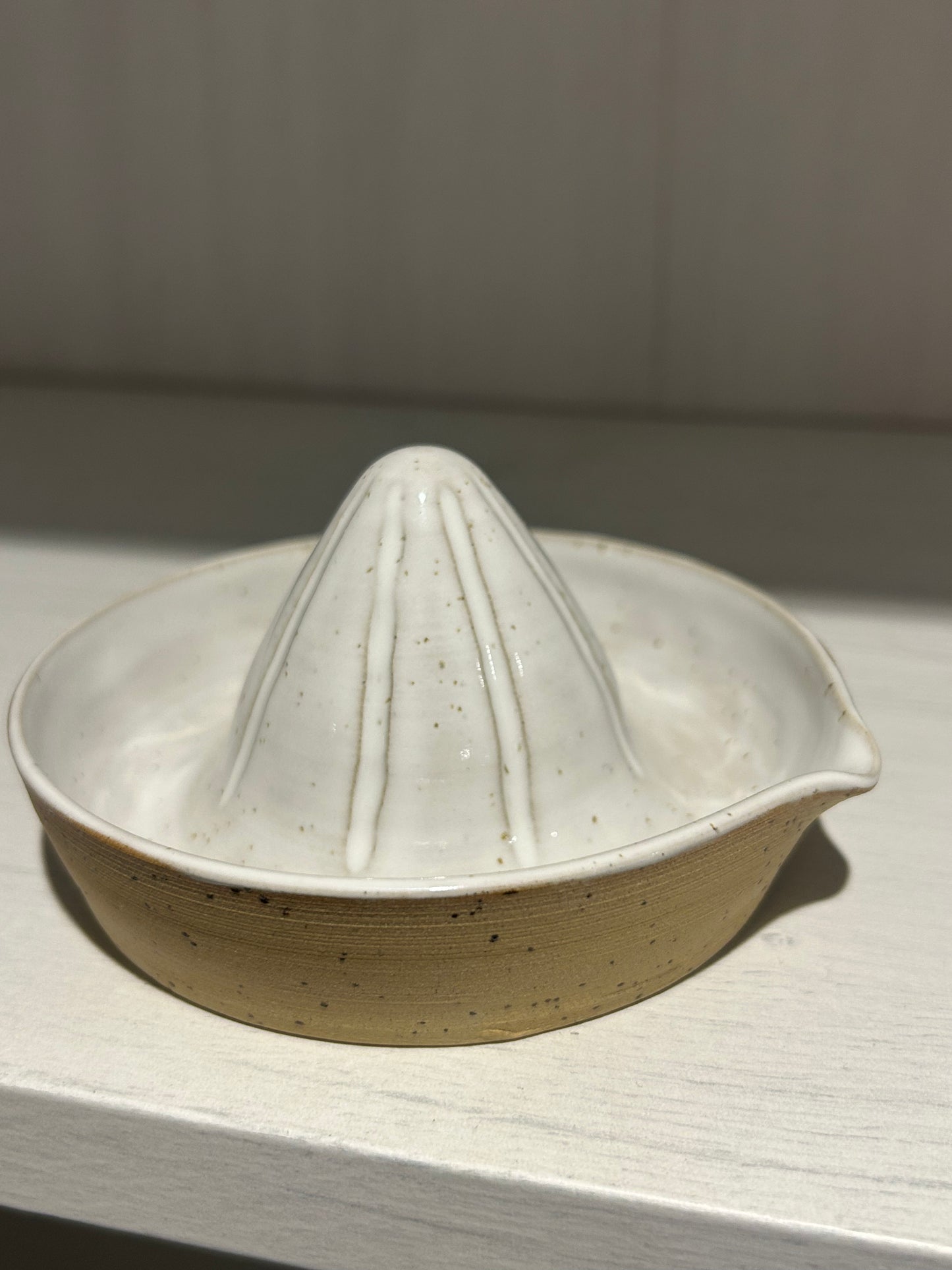 Speckled White Lemon Squeezer