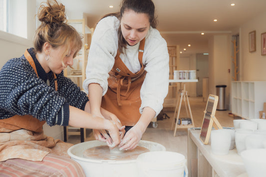 October WEDNESDAY Evening 5 week Pottery Course : Wheel Throwing