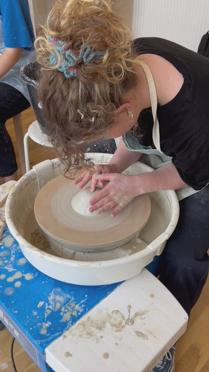 Pottery Class Edinburgh -JANUARY 5 Week Beginner Wheel Throwing Course